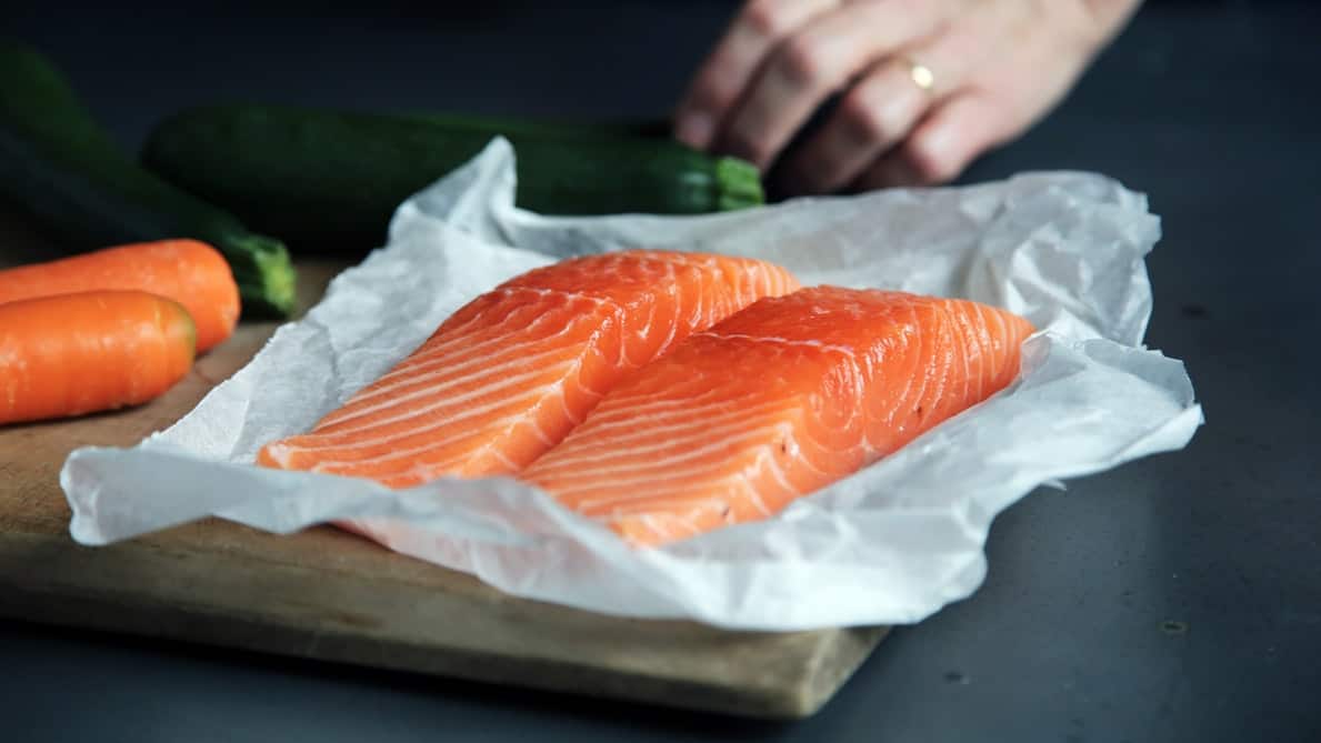 hoeveel sushi rijst per persoon? In de afgelopen jaren heeft sushi vele harten veroverd en nóg meer magen gevuld. Het is vandaag Internationale sushi dag en dat bracht ons op het idee jullie kennis over dit hapje rauwe vis eens flink bij te spijkeren. Hierbij 13 weetjes over sushi feitjes!