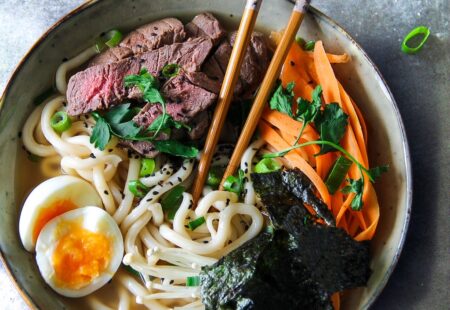 Japanse udon noedelsoep