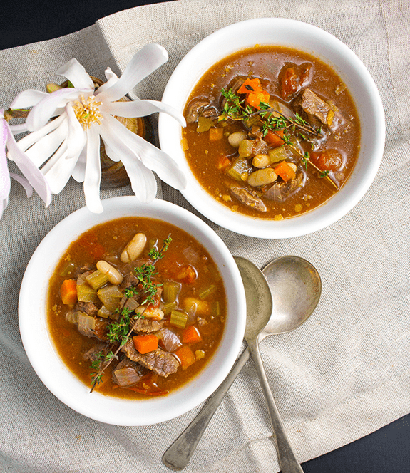 geonde soepen // gezonde soep maken - zelf soep maken - makkelijke soep recepten - thuis soep maken - tomatensoep maken - groente soep maken - winterse soeprecepten - soep basis maken - courgette soep maken - snelle soep maken