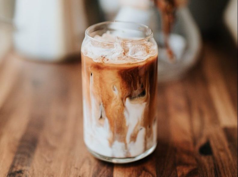 ijskoffie recept - ijskoffie maken - iced coffee - ijskoffie amandelmelk recept