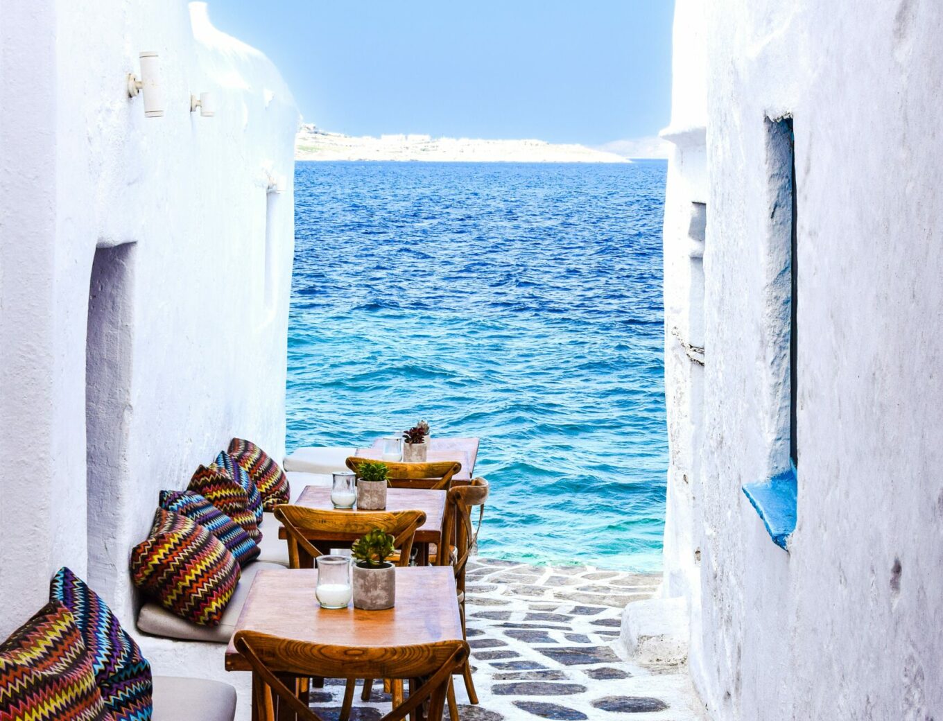 beachclub paros - visrestaurant paros - traditioneel grieks restaurant paros - Traditioneel Grieks eten paros - Restaurant in Parikia - gezellige restaurants op Paros - restaurant in Naoussa - leuke restaurants op Paros