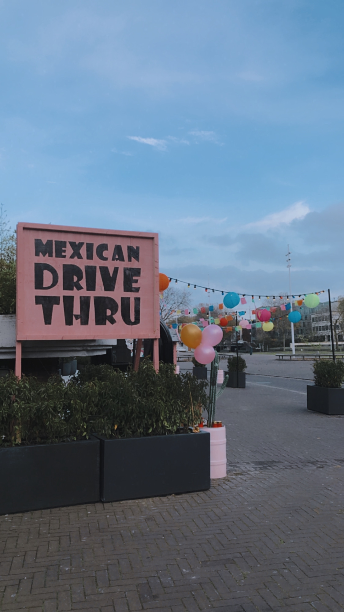 drive ins nederland - coronaproof drive-thrus in Nederland - drive-in bioscoop - drive-thru nederland - drive-thru amsterdam - mexican drive thru amsterdam - mexican drive thru amsterdam