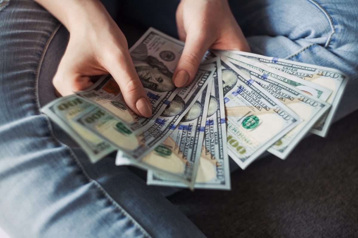 Netflix tip: Money, Explained | GIRLS WHO MAGAZINE