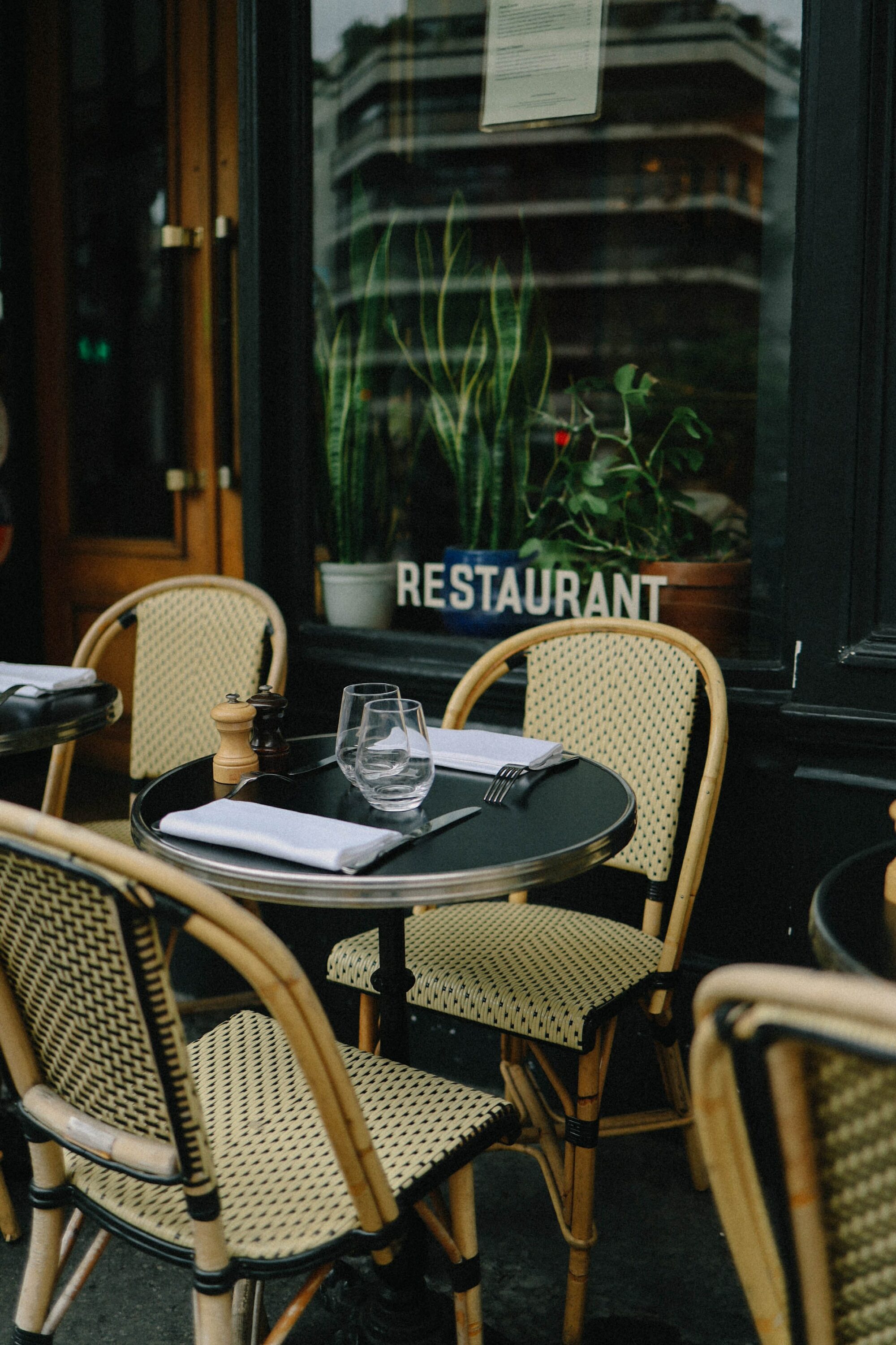 buiten borrelen in amsterdam - terras amsterdam noord - nieuwste terrassen amsterdam - leukste nieuwste terrassen amsterdam - nieuwe bar met terras Amsterdam - terras in de zon amsterdam - nieuw terras amsterdam - nieuw terras amsterdam 2023