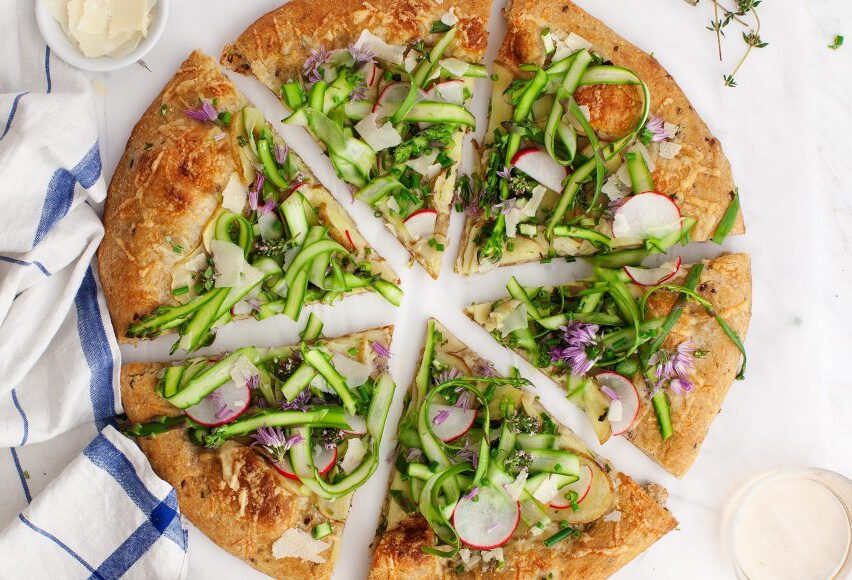 gezonde pizza recepten - gezond pizza recept - koolhydraatarme pizza recepten - glutenvrije pizza recepten - vegan pizza recepten - pizza met bloemkoolbodem - weinig kcal - weinig koolhydraten