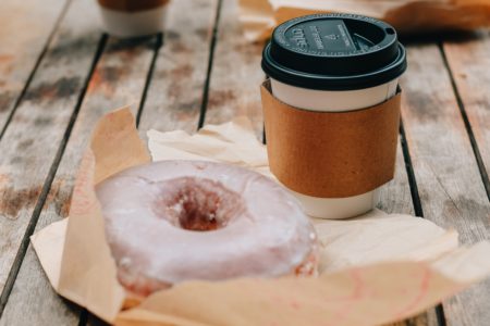 recept donut latte - recept donut koffie - donut latte - donut koffie - speciale koffies - bijzondere koffies - hoe maak ik een donut koffie - hoe maak ik een donut latte