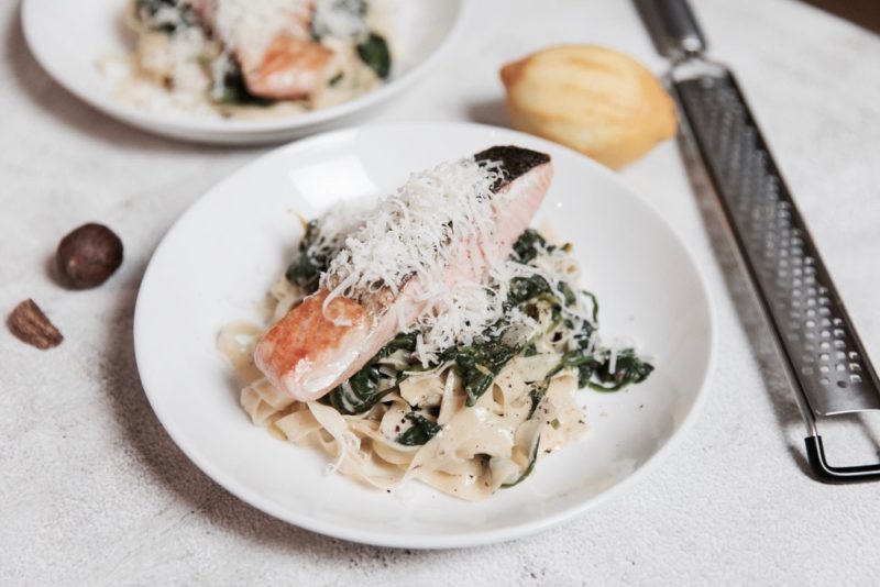 Recept Tagliatelle met Zalm & Witte Wijnsaus GIRLS WHO MAGAZINE