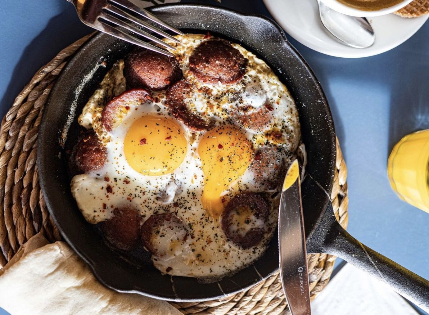 Ontbijt Recept: Turkse Sucuk met Ei | GIRLS WHO MAGAZINE Ontbijt Recept: Turkse Sucuk met Ei | GIRLS WHO MAGAZINE